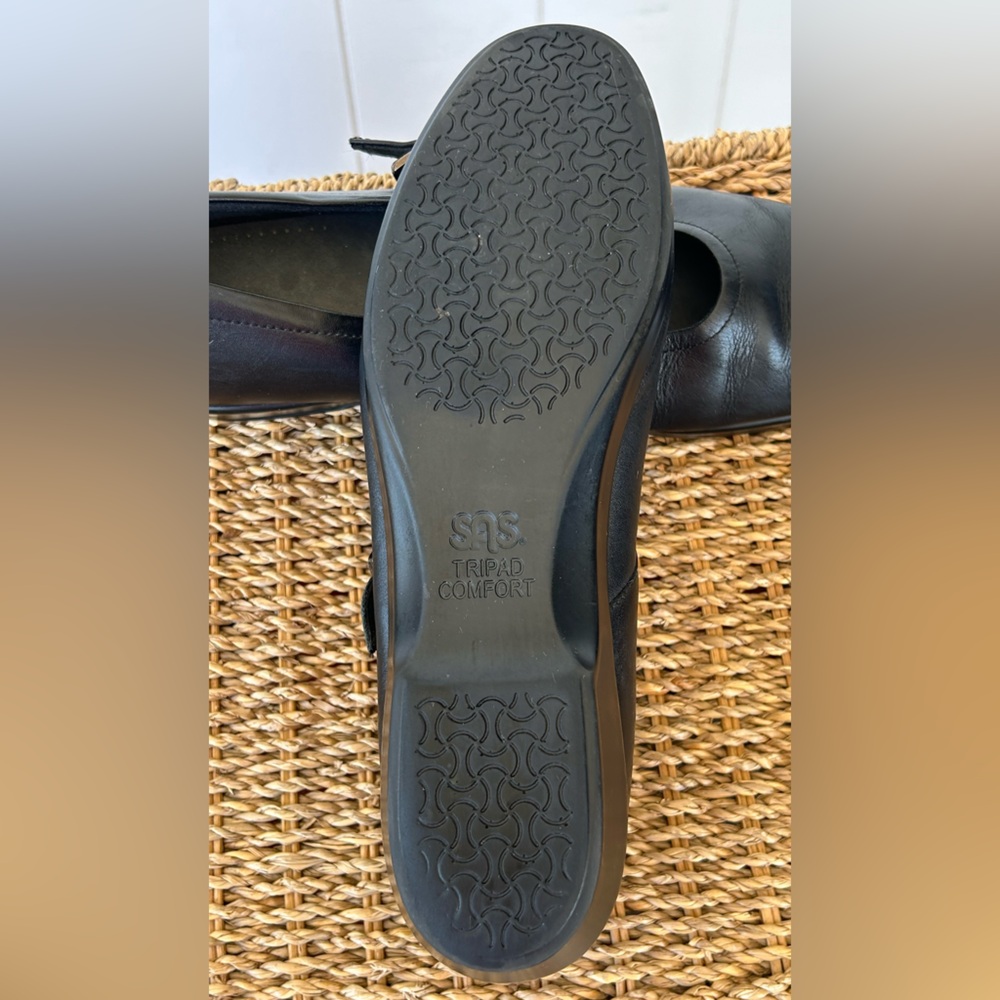 Black Mary Jane Women's Shoes - Picture 6 of 11